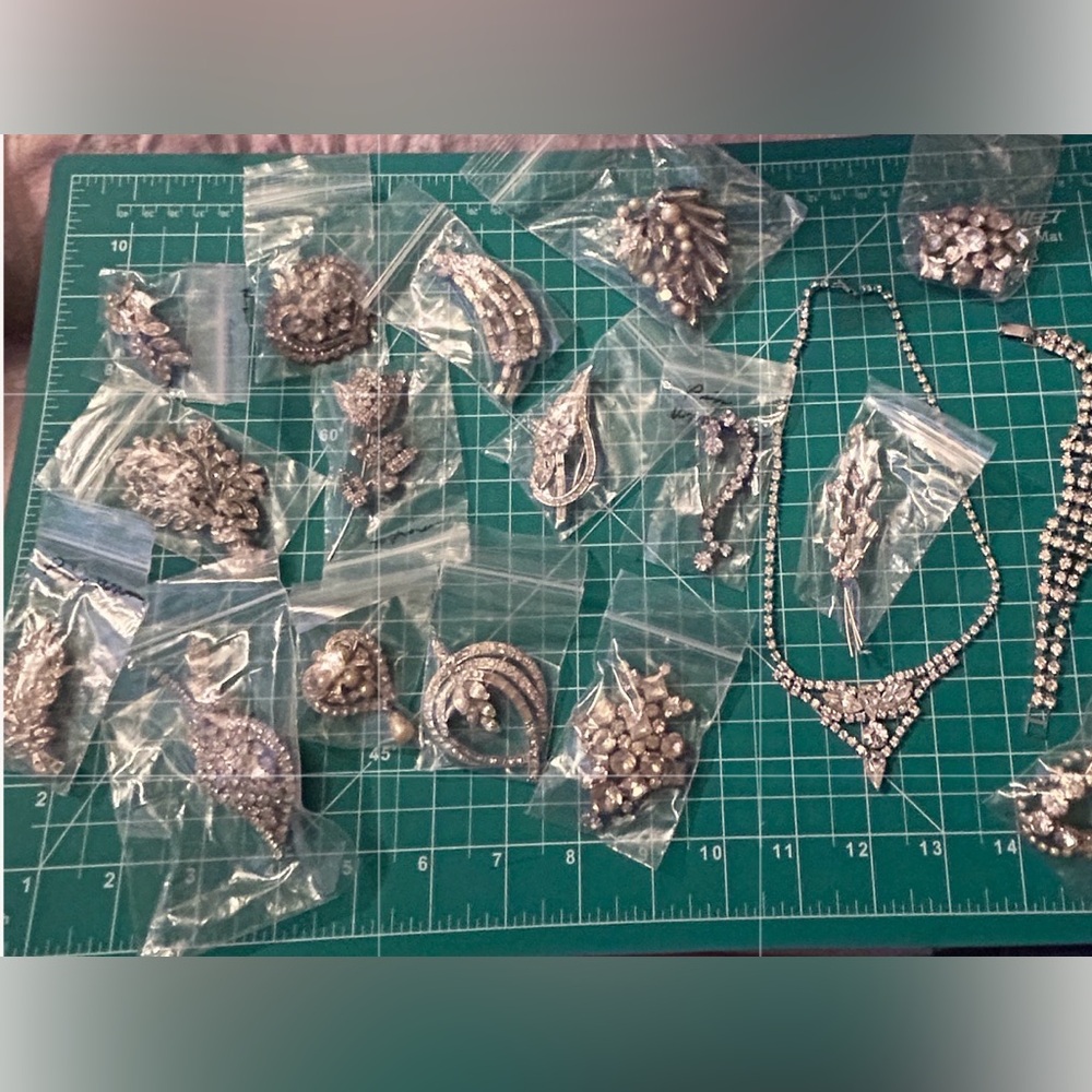 Lot Of RHINESTONE JEWELRY GRAB BAG Sneak Peak @ each individually Bagged Pieces